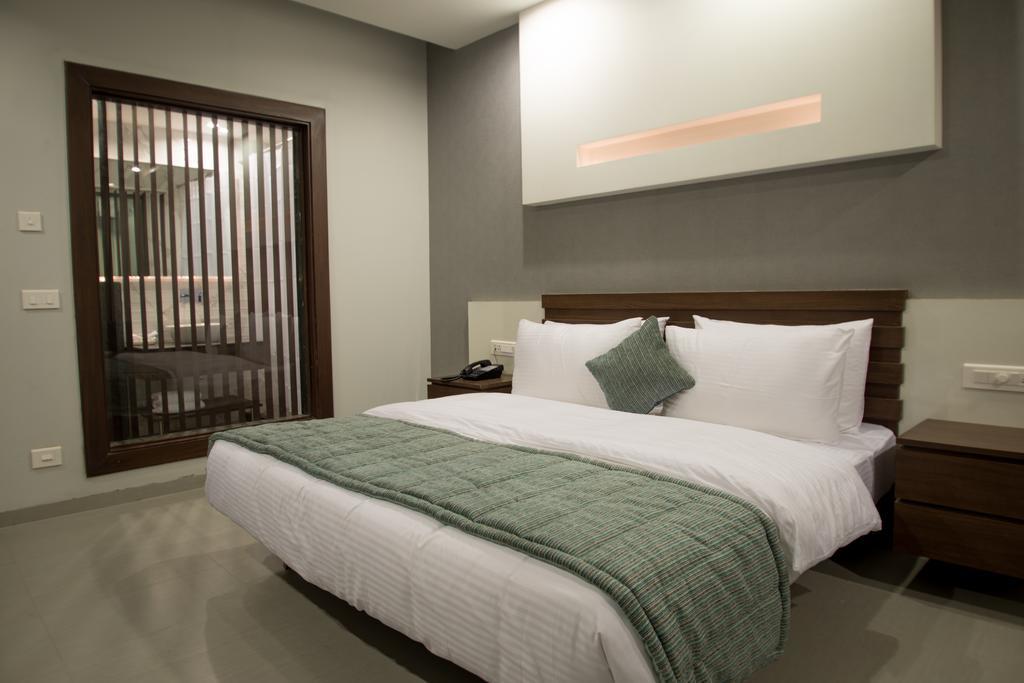 Hotel Narula'S Aurrum Амритсар Экстерьер фото