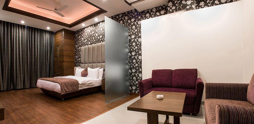 Hotel Narula'S Aurrum Амритсар Экстерьер фото