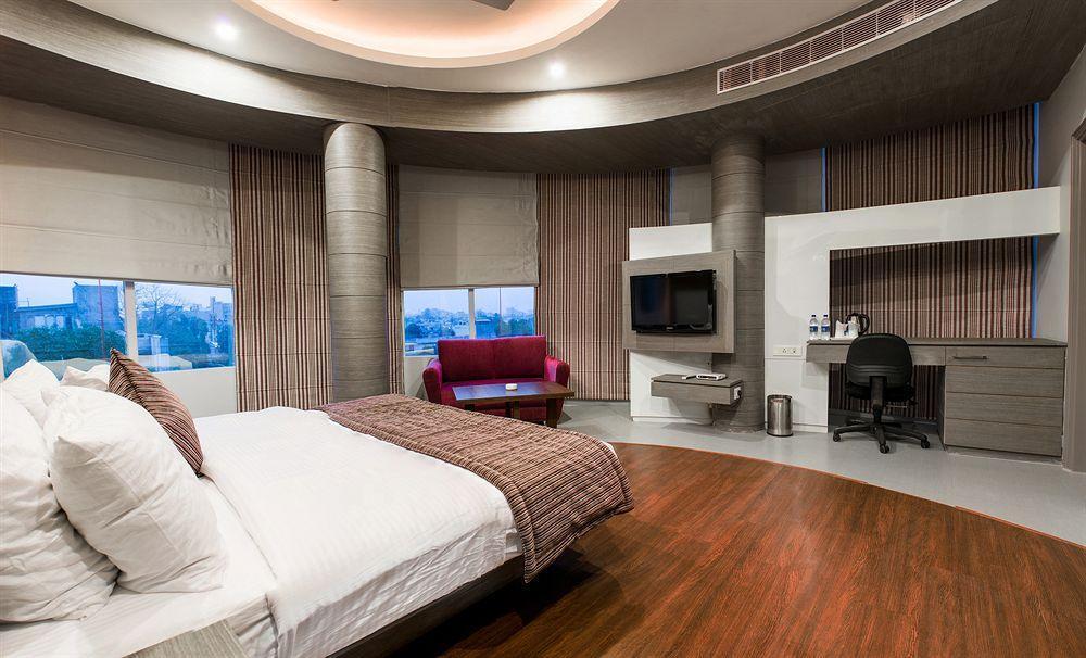 Hotel Narula'S Aurrum Амритсар Экстерьер фото