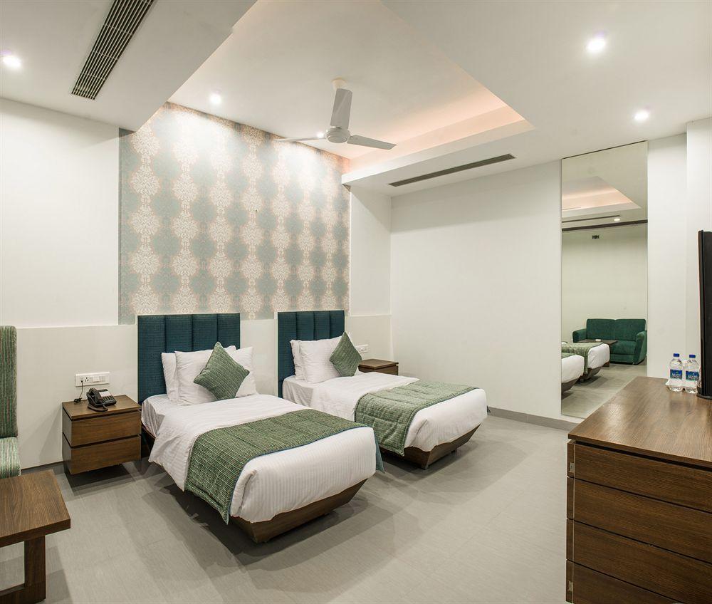 Hotel Narula'S Aurrum Амритсар Экстерьер фото