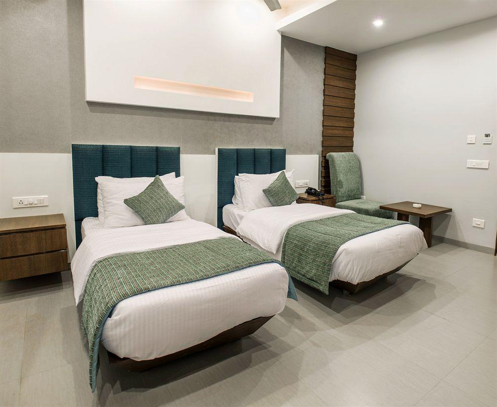 Hotel Narula'S Aurrum Амритсар Экстерьер фото