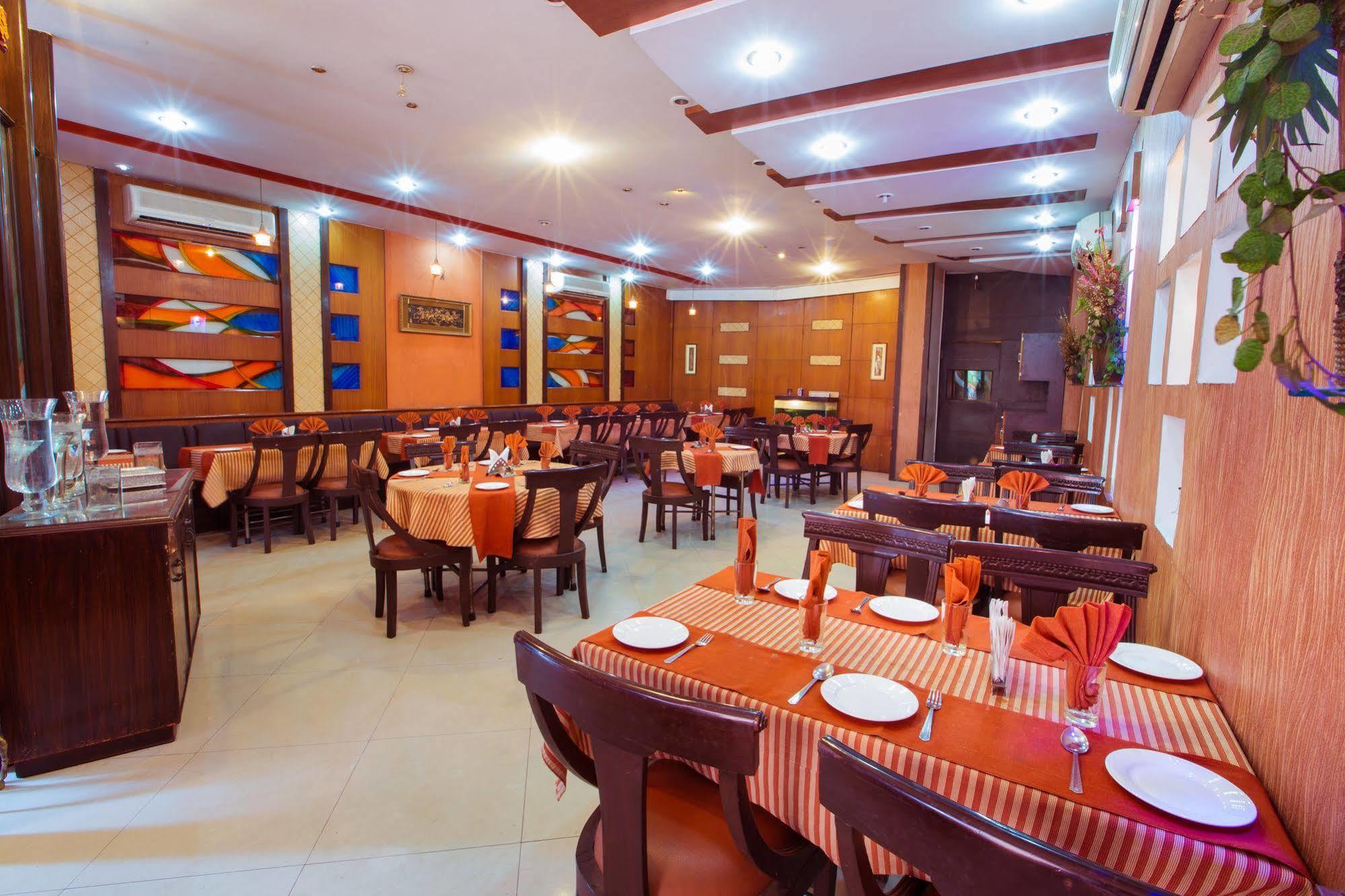 Hotel Narula'S Aurrum Амритсар Экстерьер фото