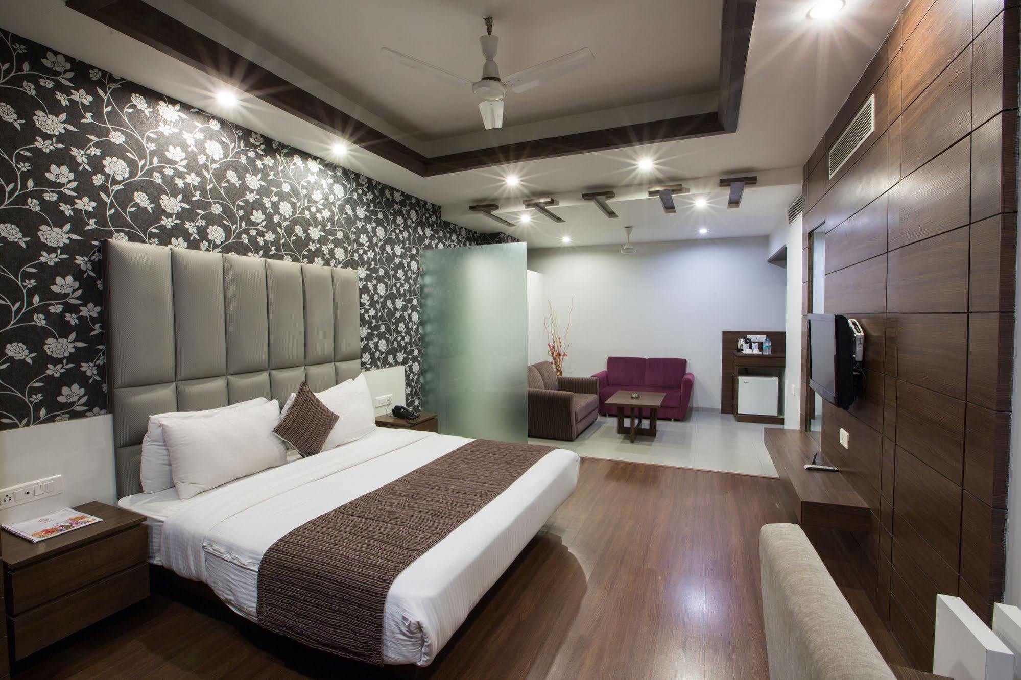 Hotel Narula'S Aurrum Амритсар Экстерьер фото