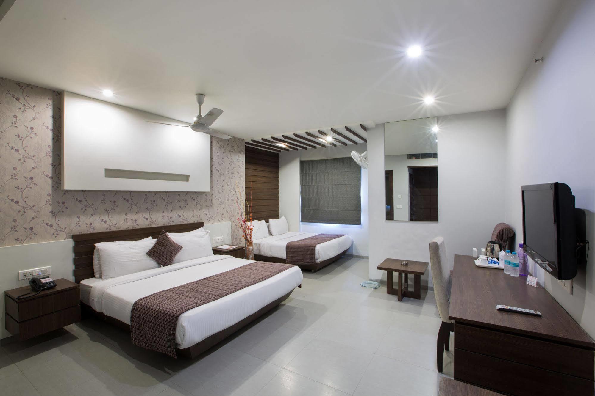 Hotel Narula'S Aurrum Амритсар Экстерьер фото